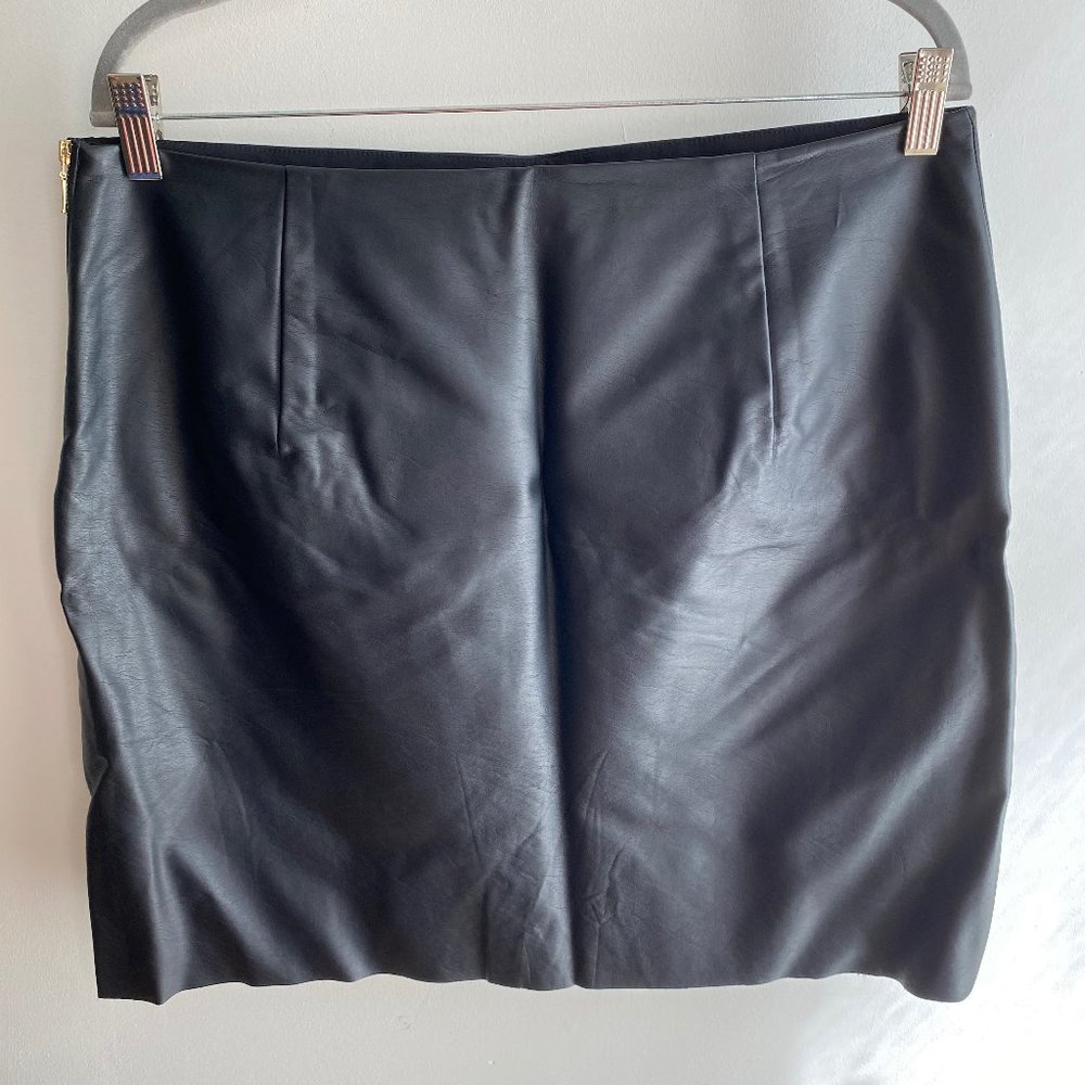 Club Monaco Faux Leather Skirt 12